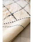 Tapis berbère authentique marocain laine noir blanc Kasbah