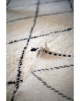 Tapis berbère authentique marocain laine noir blanc Kasbah