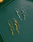 Minimalistische Swirl Line Drop Earring