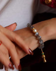 Natuurlijke labradoriet kralen armband met boeddhistische geluksbrengers - AAAA kwaliteit