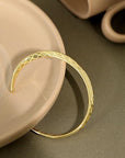 Minimalistisch design Möbius band met ruitpatronen