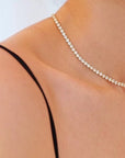 Tijdloze sprankelende choker met diamantlook