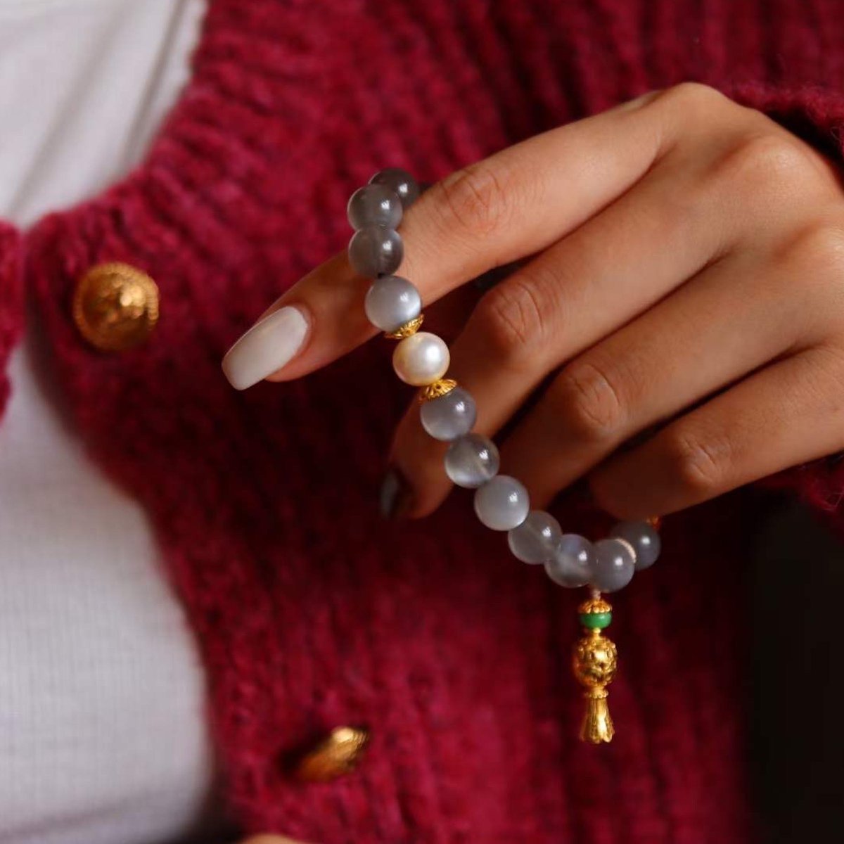 Bracelet en perles de labradorite naturelle avec porte-bonheur bouddhiste - Qualité AAAA