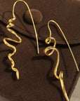 Minimalistische Swirl Line Drop Earring