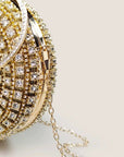 Oogverblindende ronde clutch met diamantlook