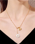 Daisy Flower met Bee Charmeketting