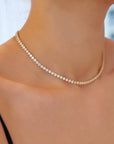 Tijdloze sprankelende choker met diamantlook