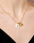 Daisy Flower met Bee Charmeketting